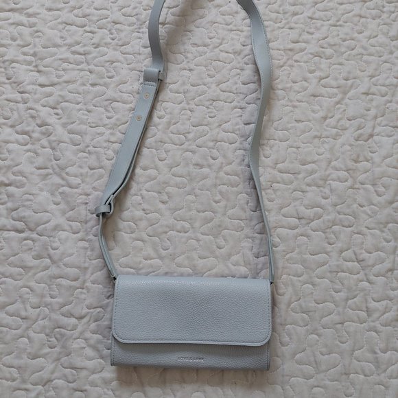 (2/25$) Love and Lore light blue crossbody clutch with removable strap - Picture 2 of 7